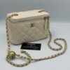 Chanel vanity blanc casse